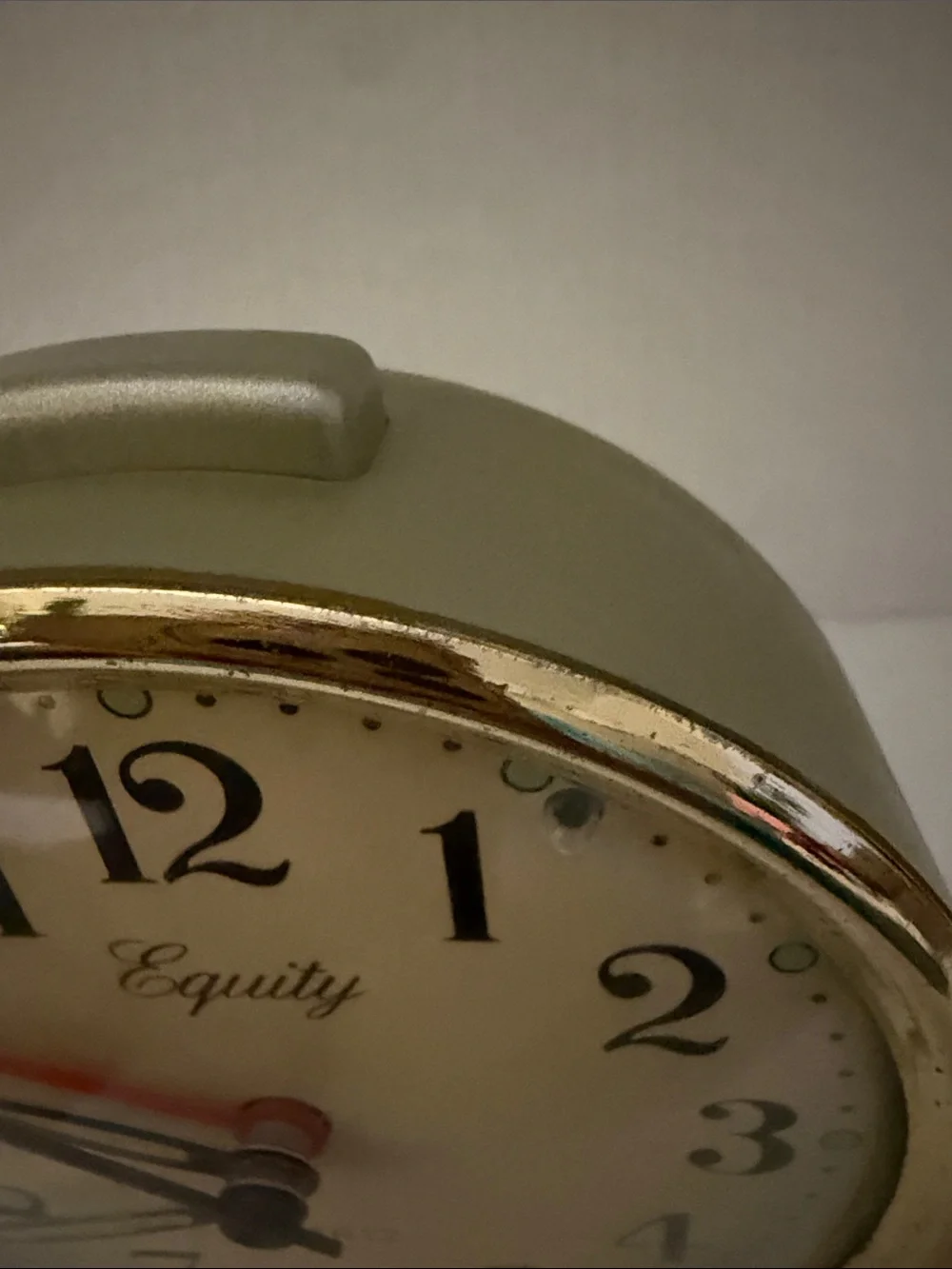 Vintage-Style Round Wall Clock in Cream and Gold